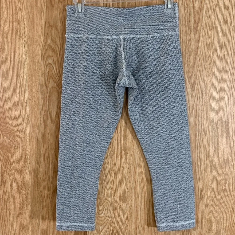 Lululemon Athletica Gray Chevron Pattern Soft Capris Leggings